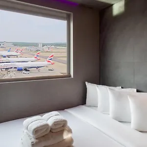 Bloc London Gatwick Airport 3*, Хорли Великобритания