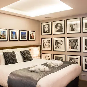 Le Monde 4*, Эдинбург Великобритания